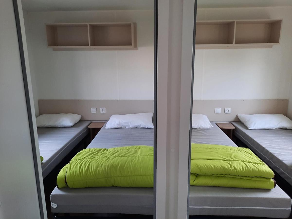 Mhvacances Louent Plusieurs Mobilhomes Dans Camping 4 Etoiles A 200M De La Plage Et Cure Thermale カネ エクステリア 写真